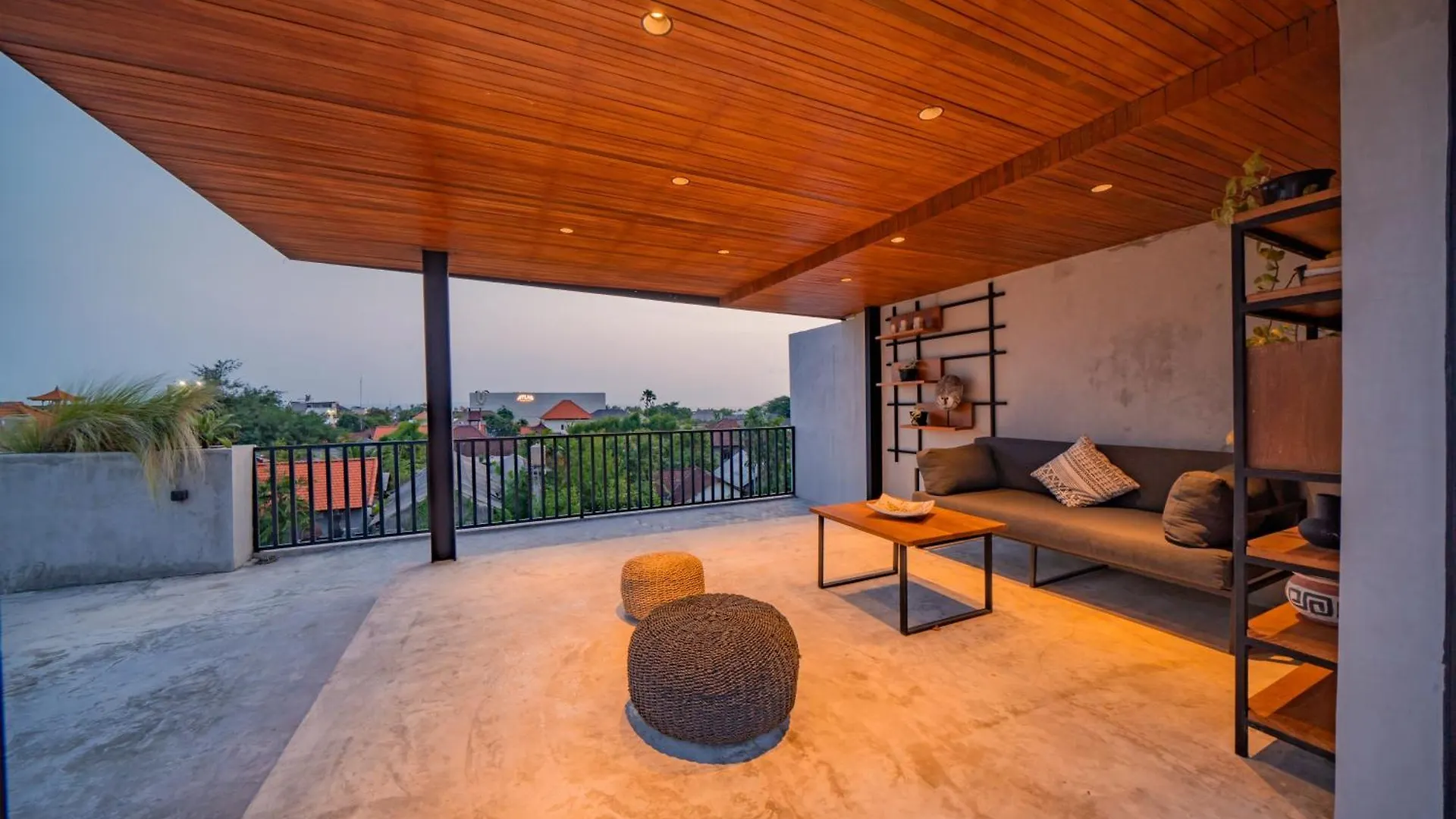 2 Bedroom 5Min Walk To Berawa Beach And Finns Beach Club Canggu  Canggu (Bali)