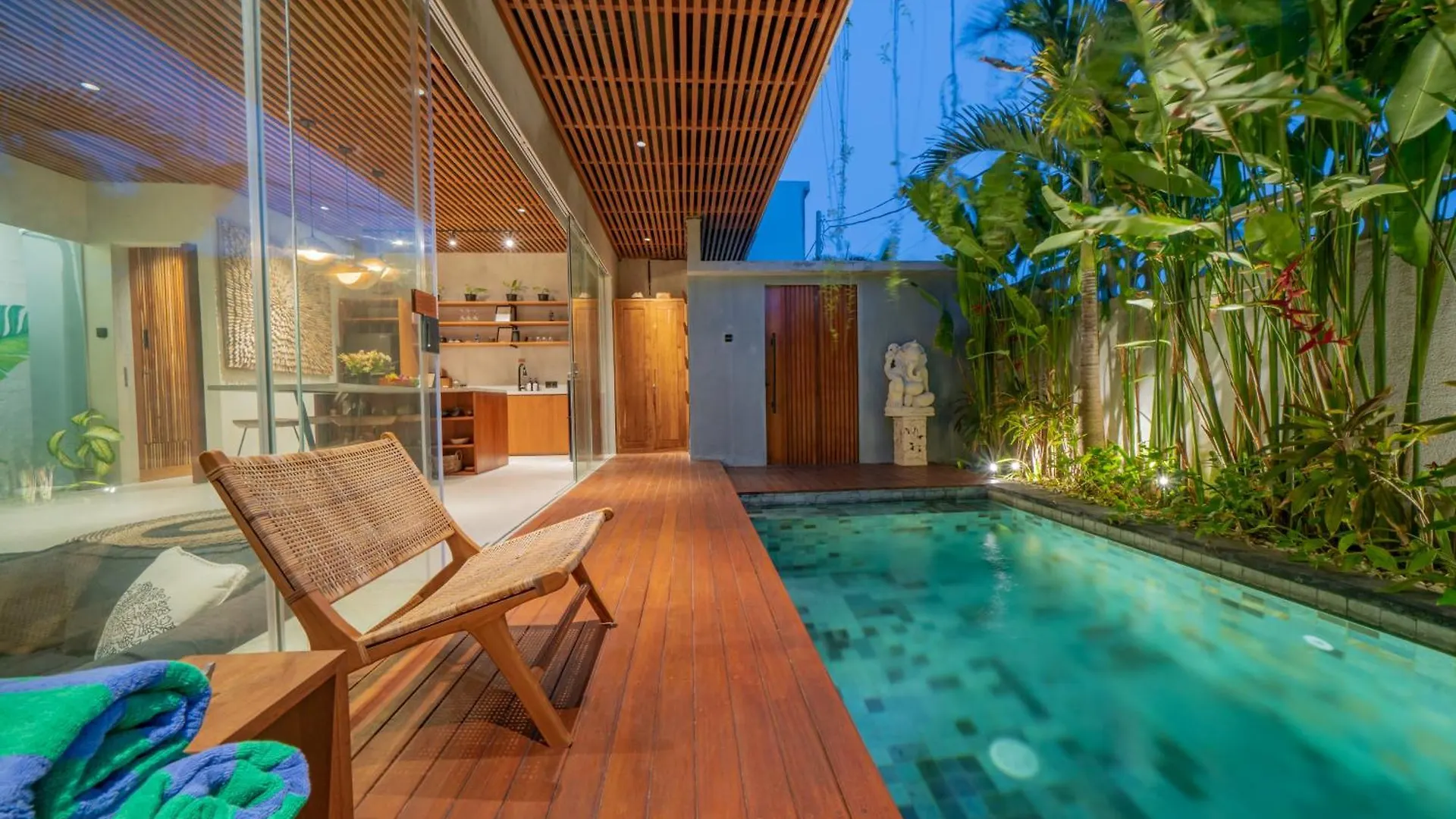 2 Bedroom 5Min Walk To Berawa Beach And Finns Beach Club Canggu  Villa