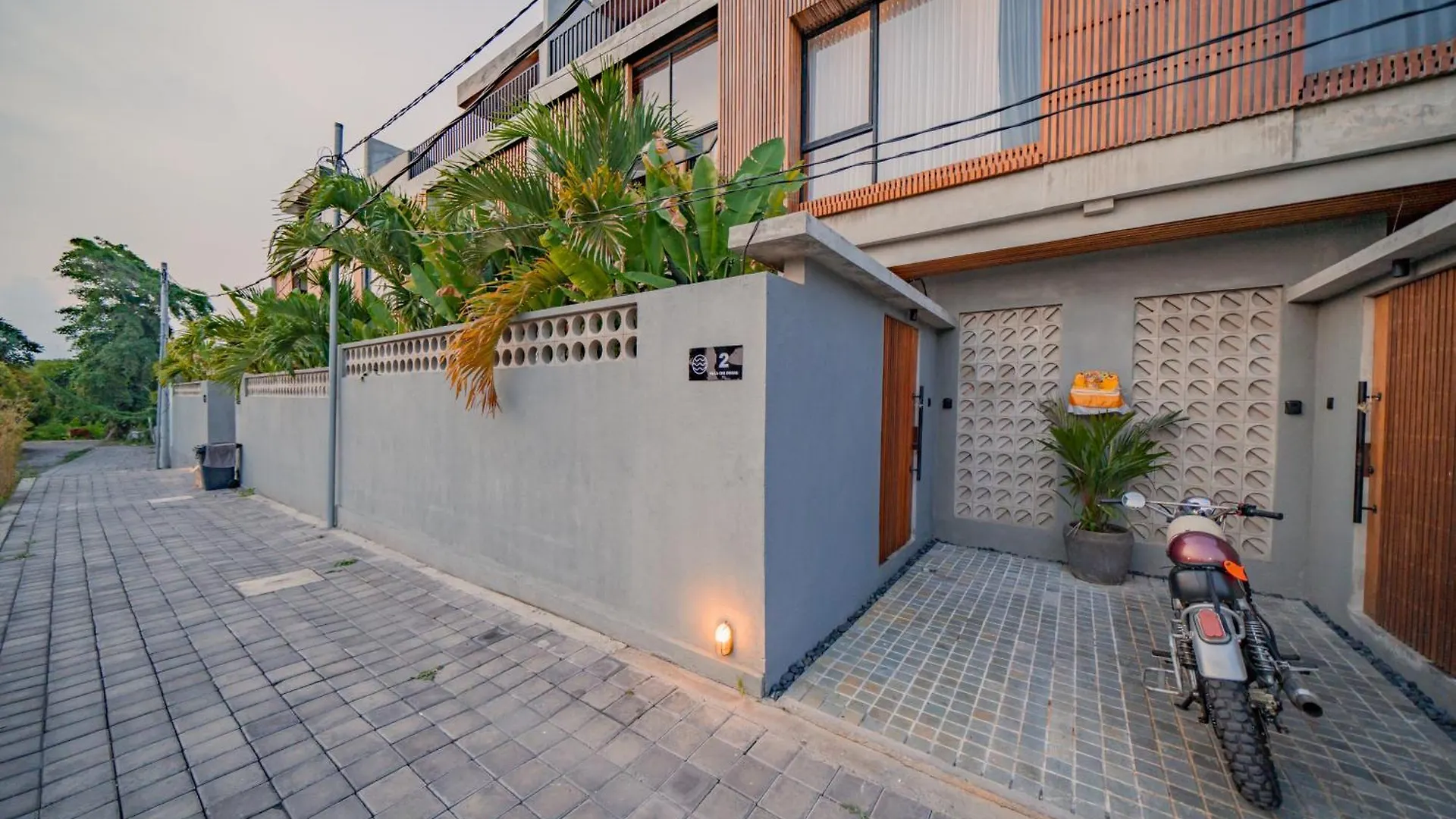 2 Bedroom 5Min Walk To Berawa Beach And Finns Beach Club Canggu  Villa Canggu (Bali)