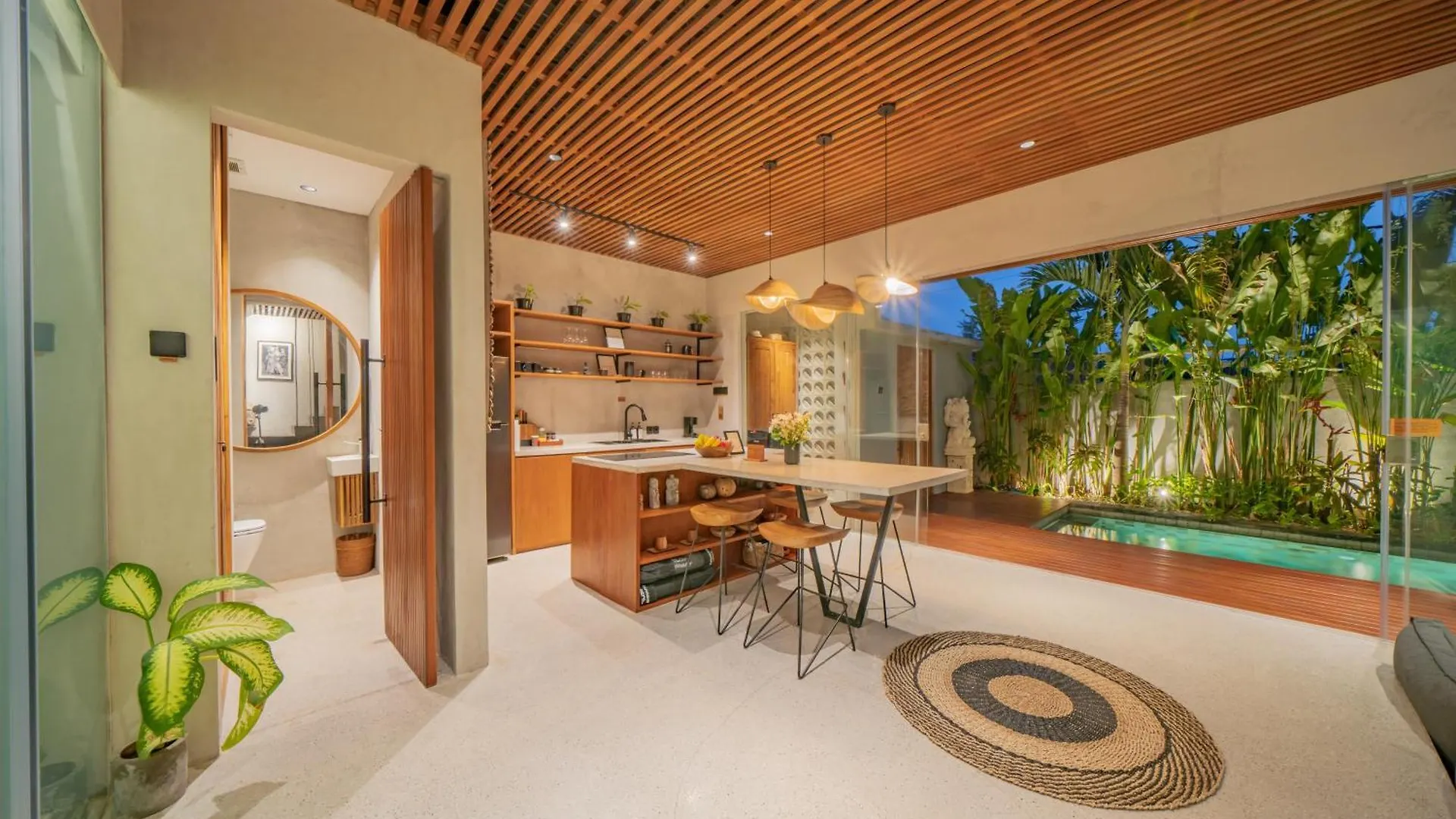 2 Bedroom 5Min Walk To Berawa Beach And Finns Beach Club Canggu