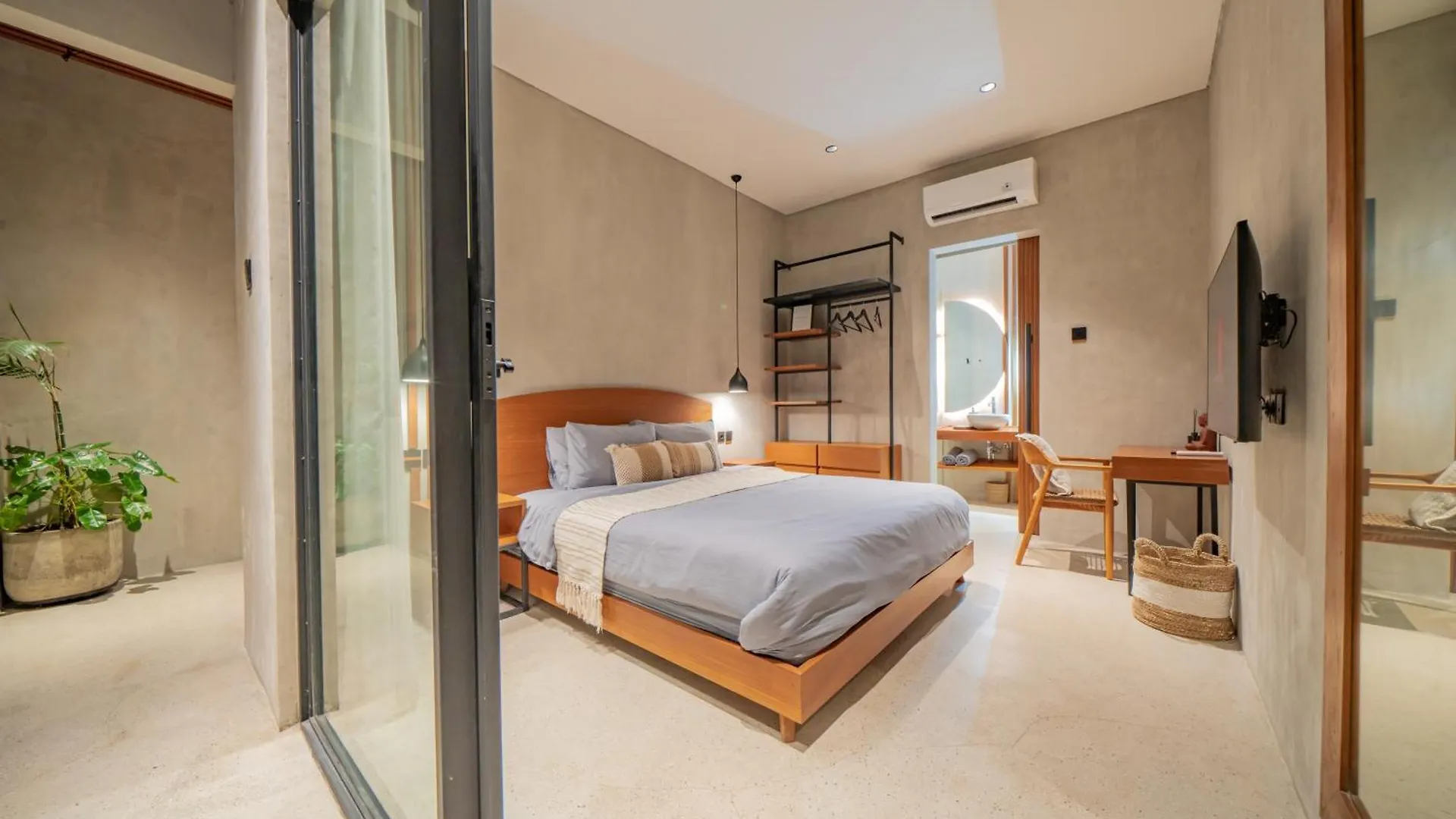 2 Bedroom 5Min Walk To Berawa Beach And Finns Beach Club Canggu  Villa